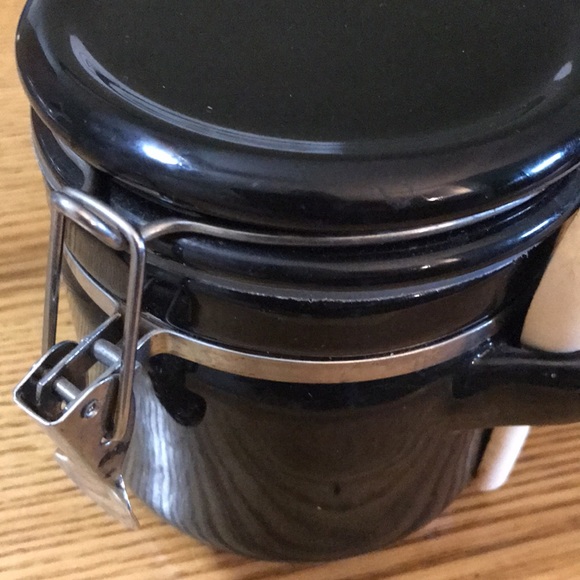 4 black containers for your kitchen. - Picture 13 of 15